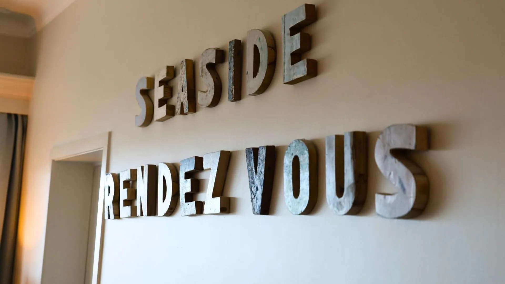 Seaside Rendez-Vous - Appartement 3 Chambres Vue Mer, Piscine, Sauna & Parking A Middelkerke Belgium